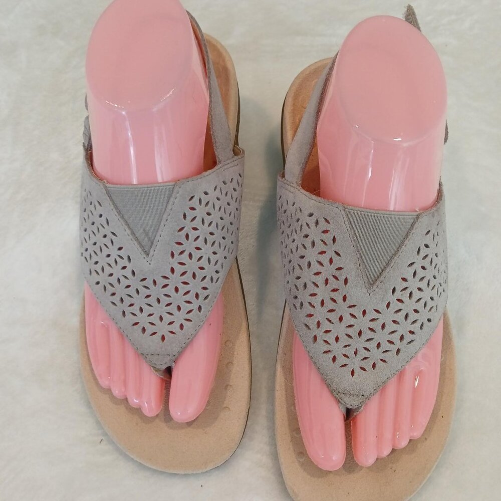 VIONICS THONGS WITH GRAY STAMPED CUT OUTS